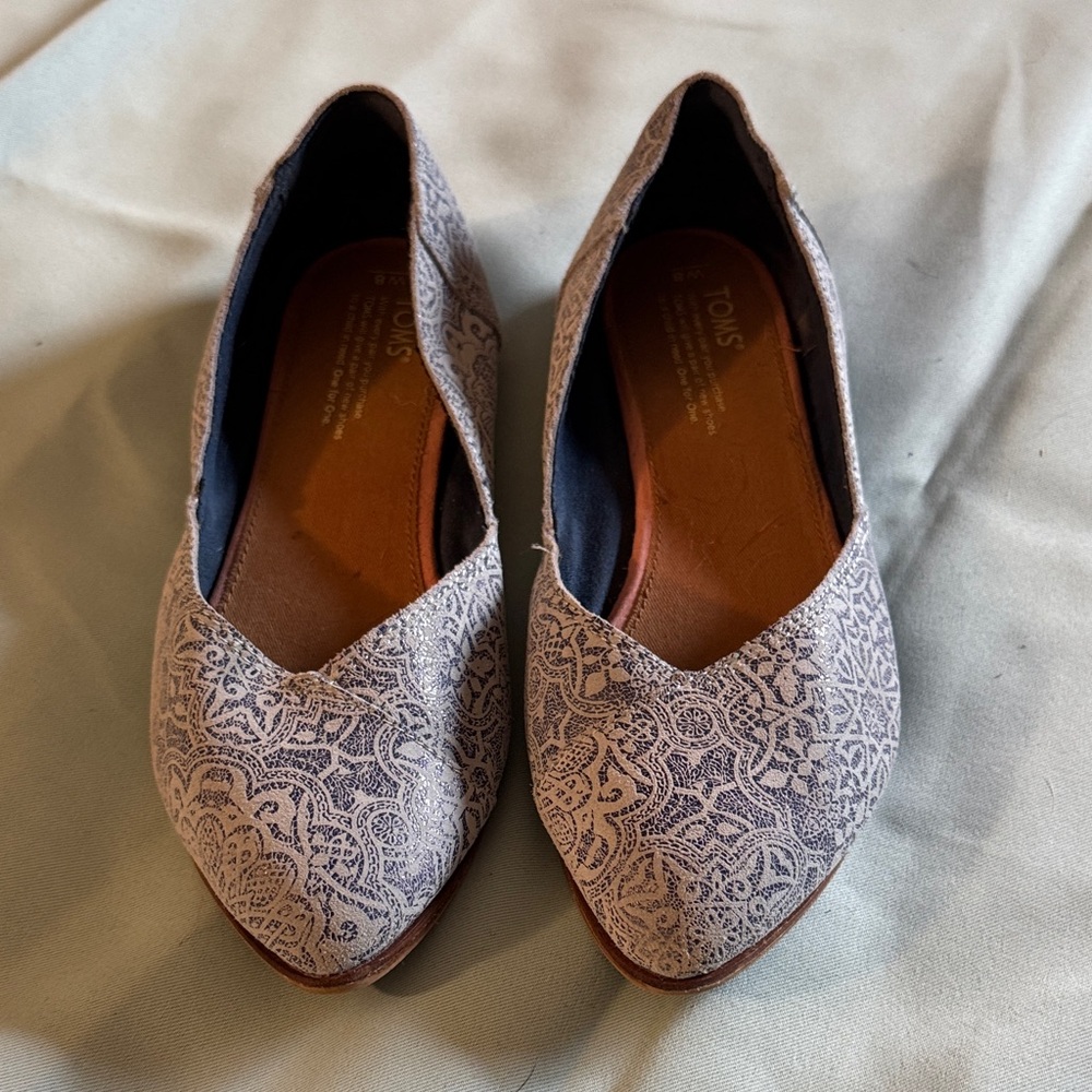 TOMS  lace-look, light blue leather flats - size 8